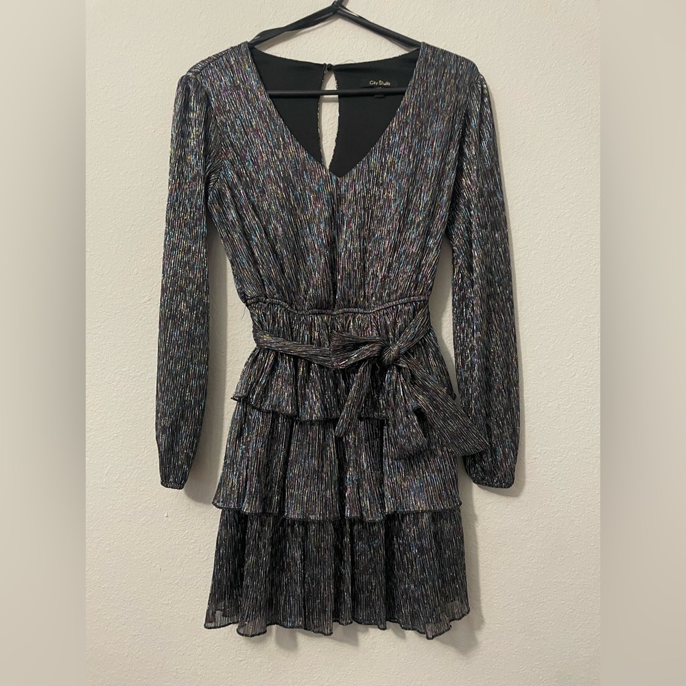 City Studio SZ XXS, three tiered long sleeve multicolored disco inspired dress